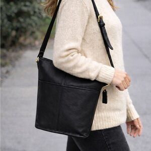 Vintage Coach Black Leather Bucket Bag Style 4075 USA Made